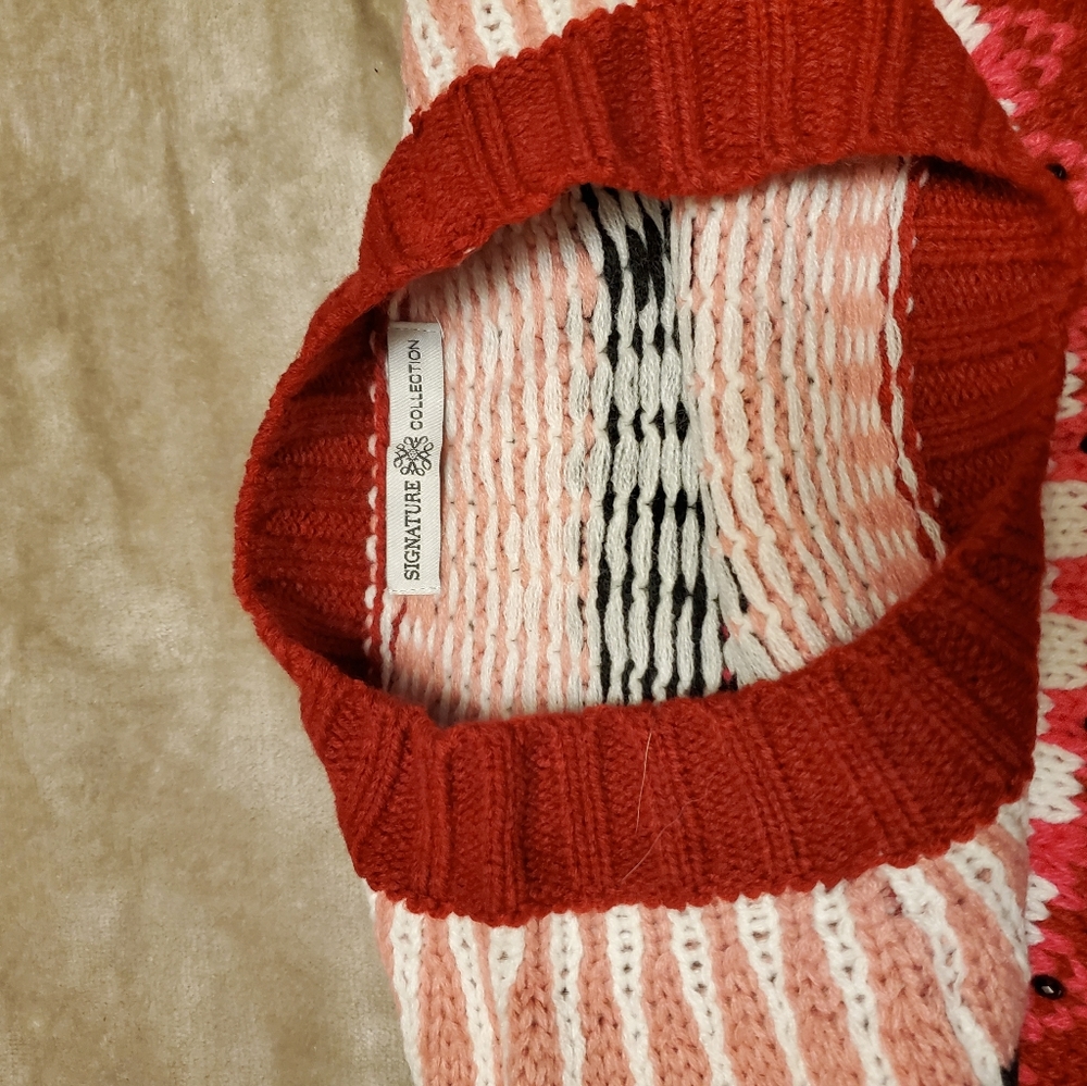 Red sweater - Picture 3 of 3